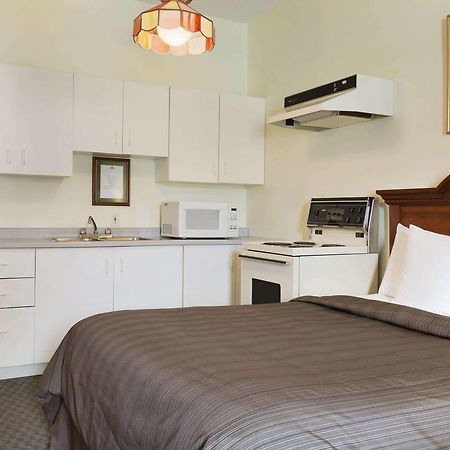 Days Inn By Wyndham Toronto East Beaches المظهر الخارجي الصورة
