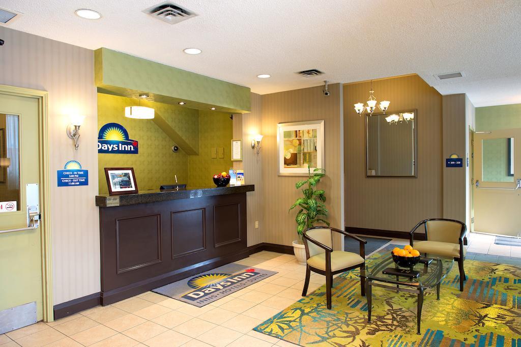 Days Inn By Wyndham Toronto East Beaches المظهر الخارجي الصورة