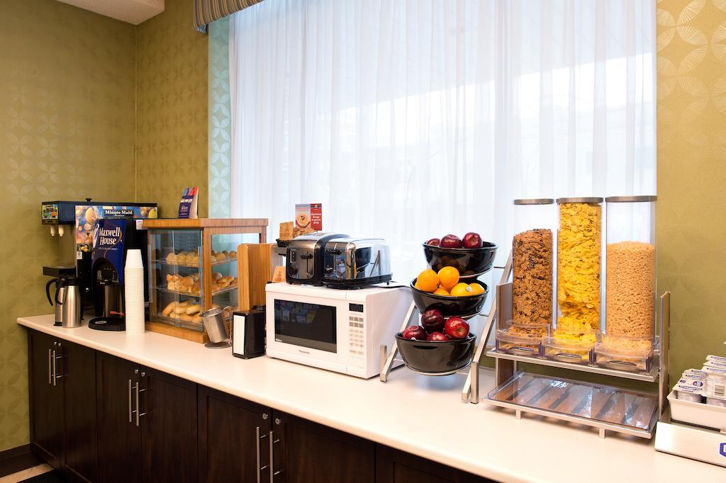 Days Inn By Wyndham Toronto East Beaches المظهر الخارجي الصورة