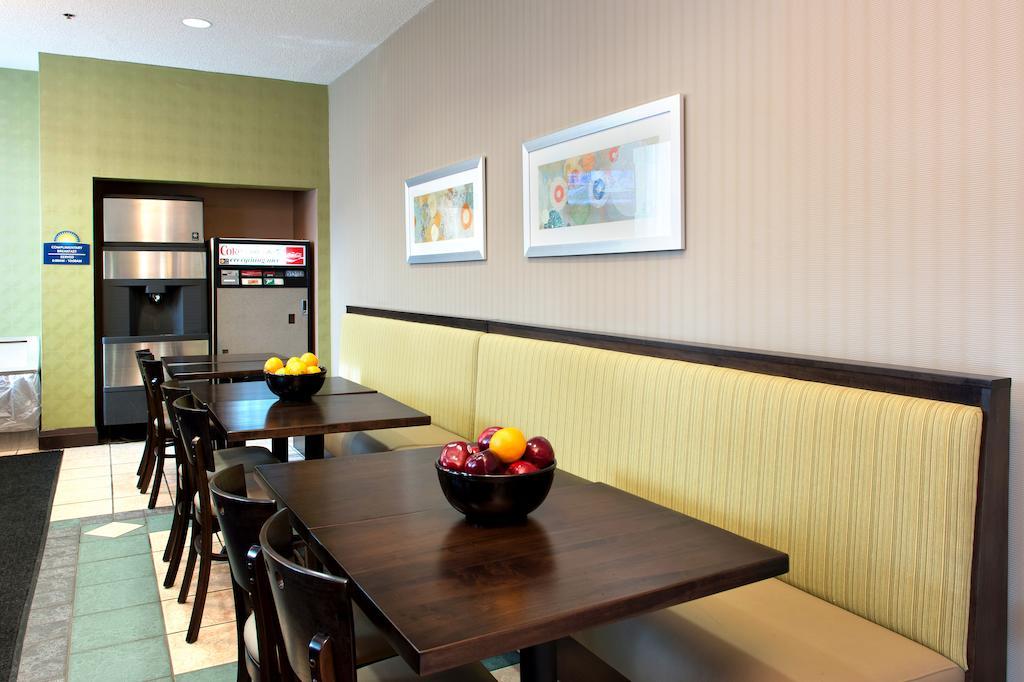 Days Inn By Wyndham Toronto East Beaches المظهر الخارجي الصورة