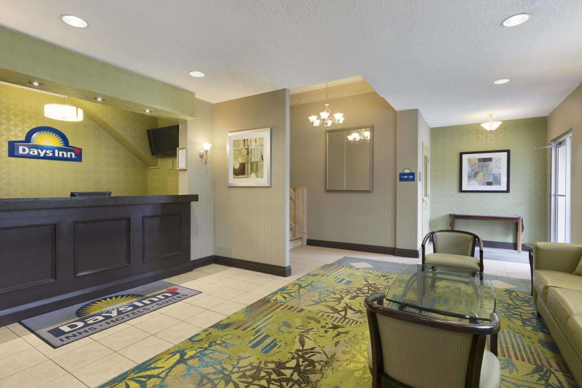 Days Inn By Wyndham Toronto East Beaches المظهر الخارجي الصورة
