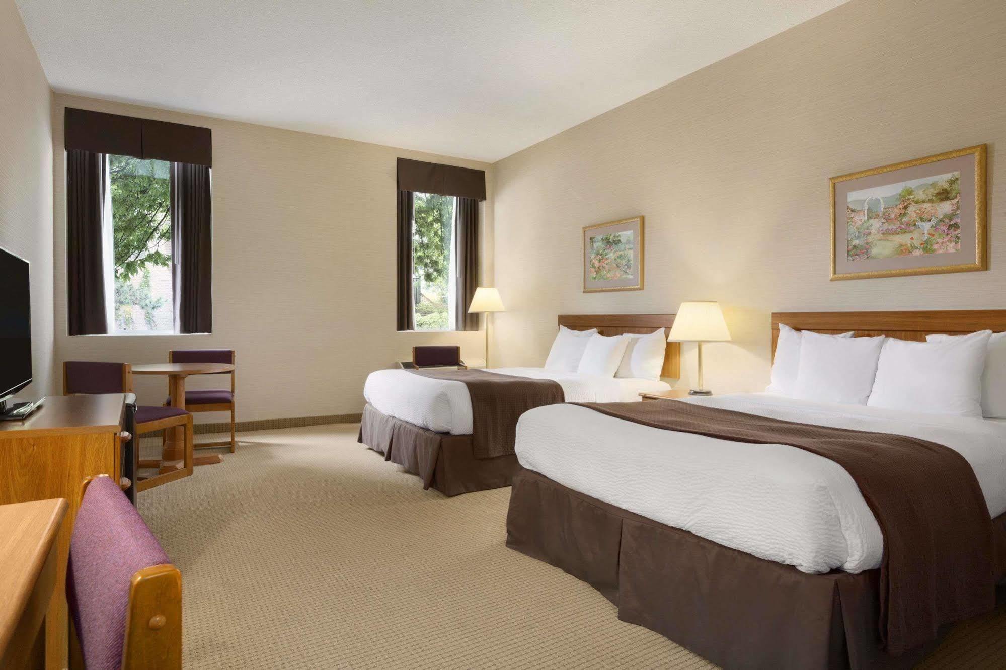 Days Inn By Wyndham Toronto East Beaches المظهر الخارجي الصورة