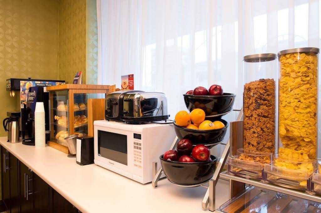 Days Inn By Wyndham Toronto East Beaches المظهر الخارجي الصورة