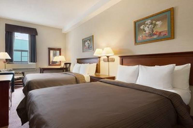 Days Inn By Wyndham Toronto East Beaches المظهر الخارجي الصورة