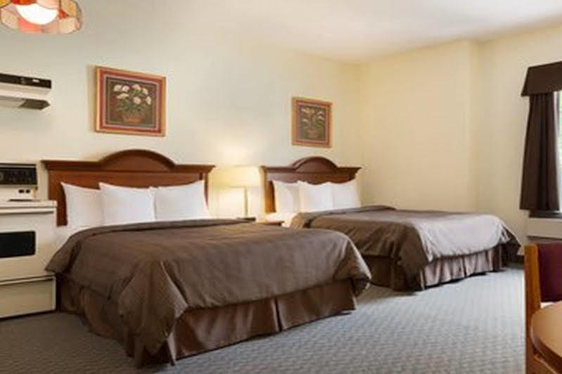 Days Inn By Wyndham Toronto East Beaches المظهر الخارجي الصورة