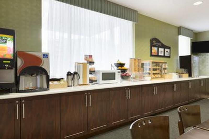 Days Inn By Wyndham Toronto East Beaches المظهر الخارجي الصورة